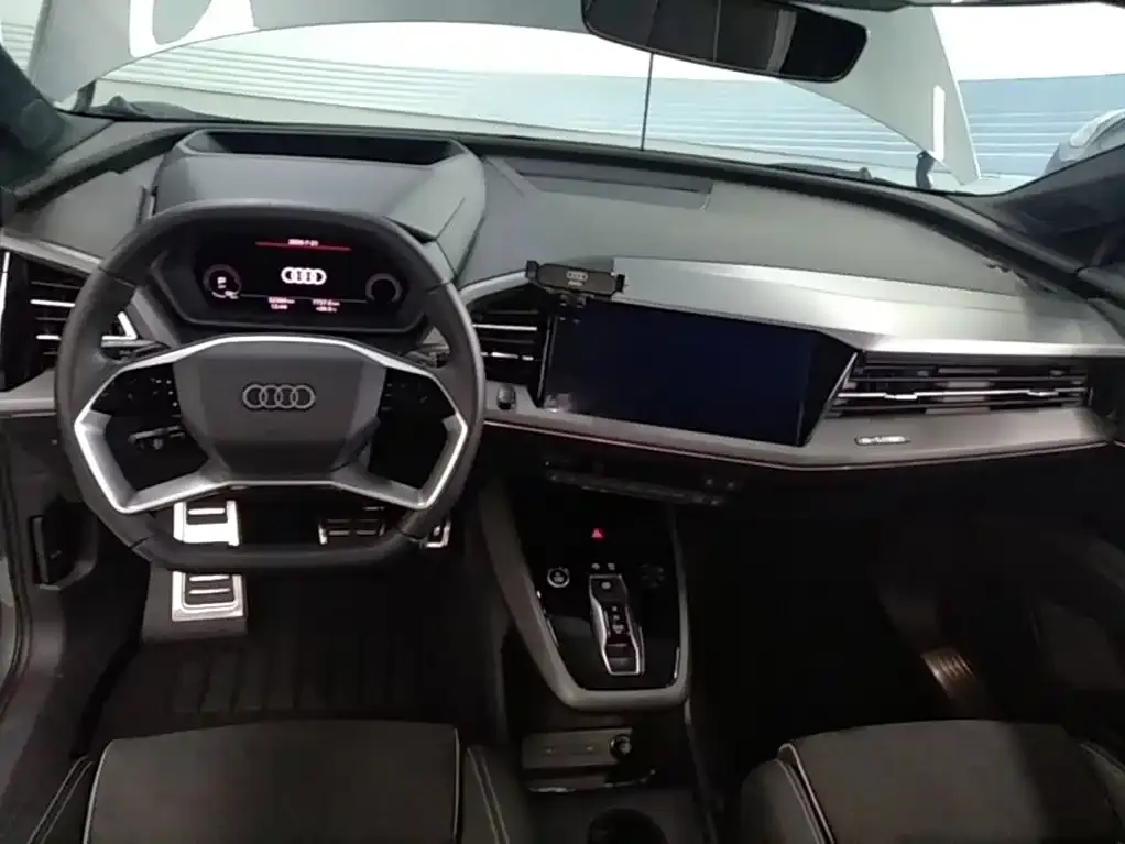 Audi Q5 e-tron — фото 6