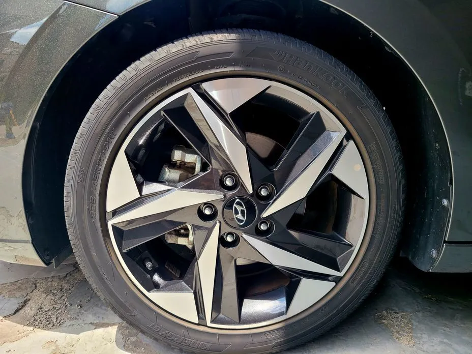 Hyundai AVANTE — фото 5