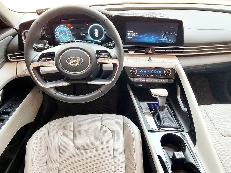 Hyundai AVANTE — фото 3