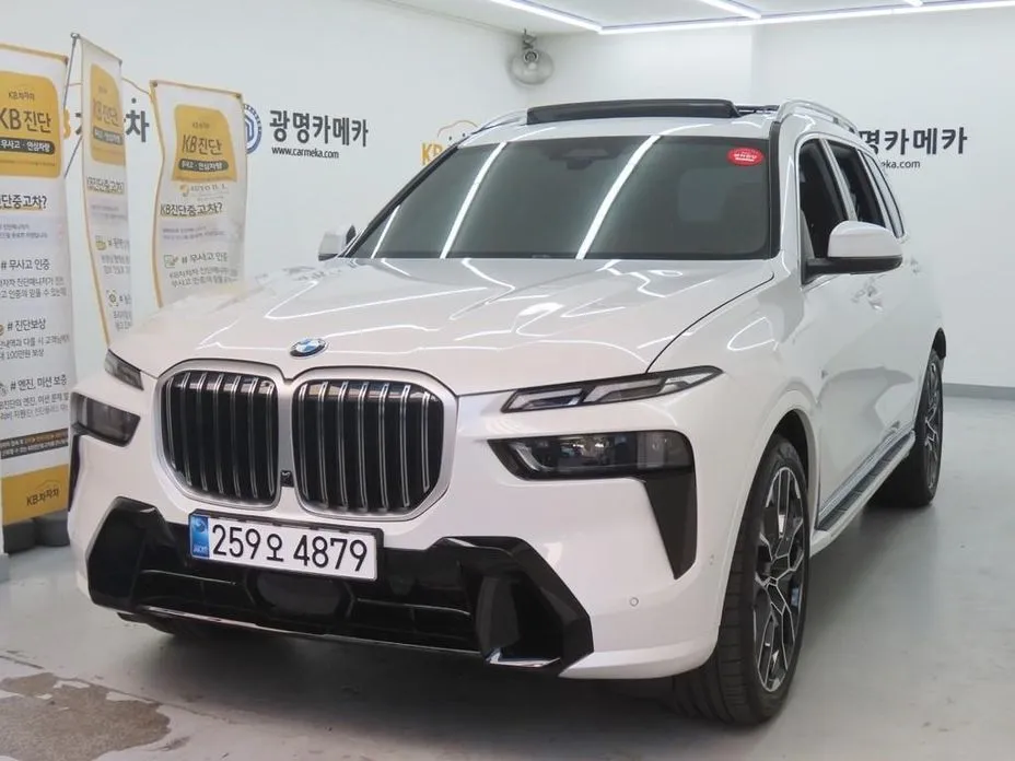 BMW X7 — фото 9