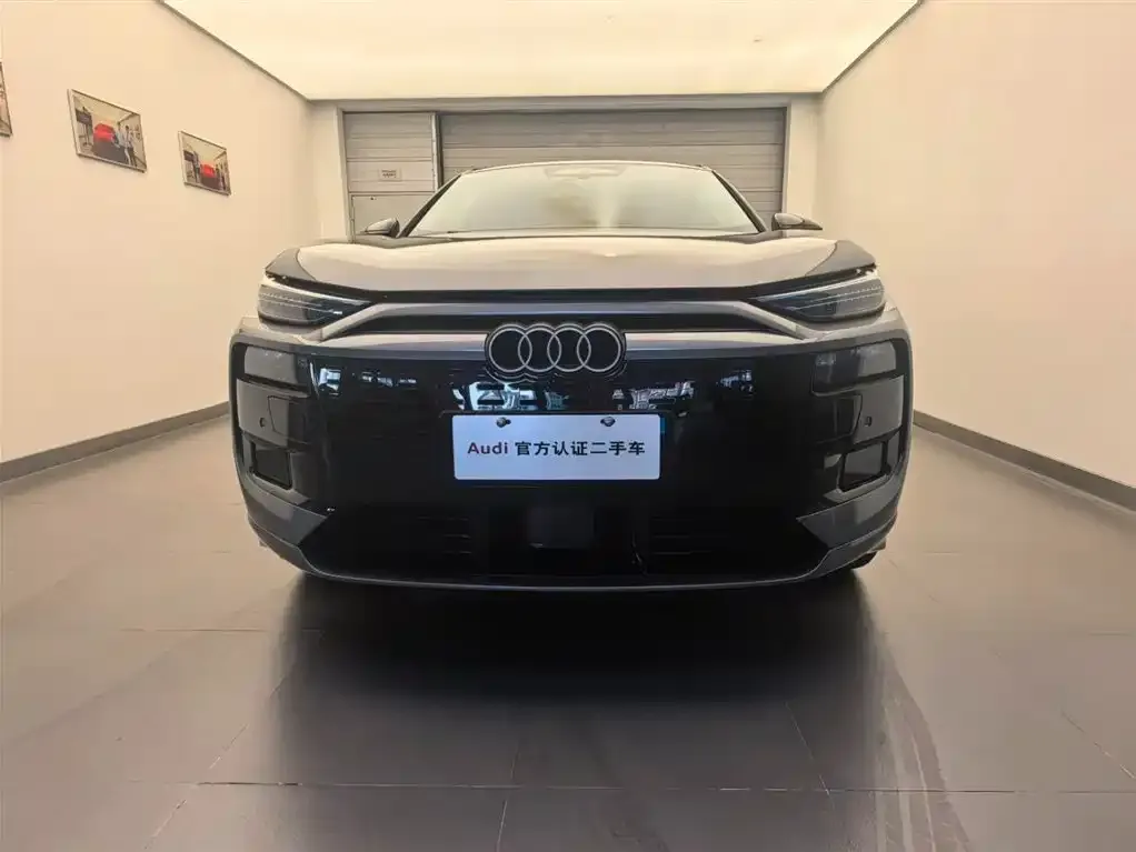 Audi Q6L e-tron — фото 2