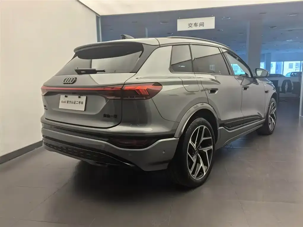 Audi Q6L e-tron — фото 8
