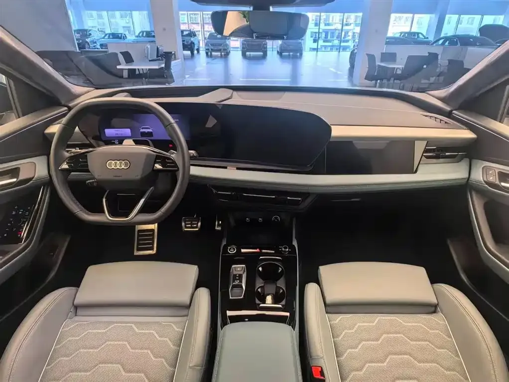 Audi Q6L e-tron — фото 10