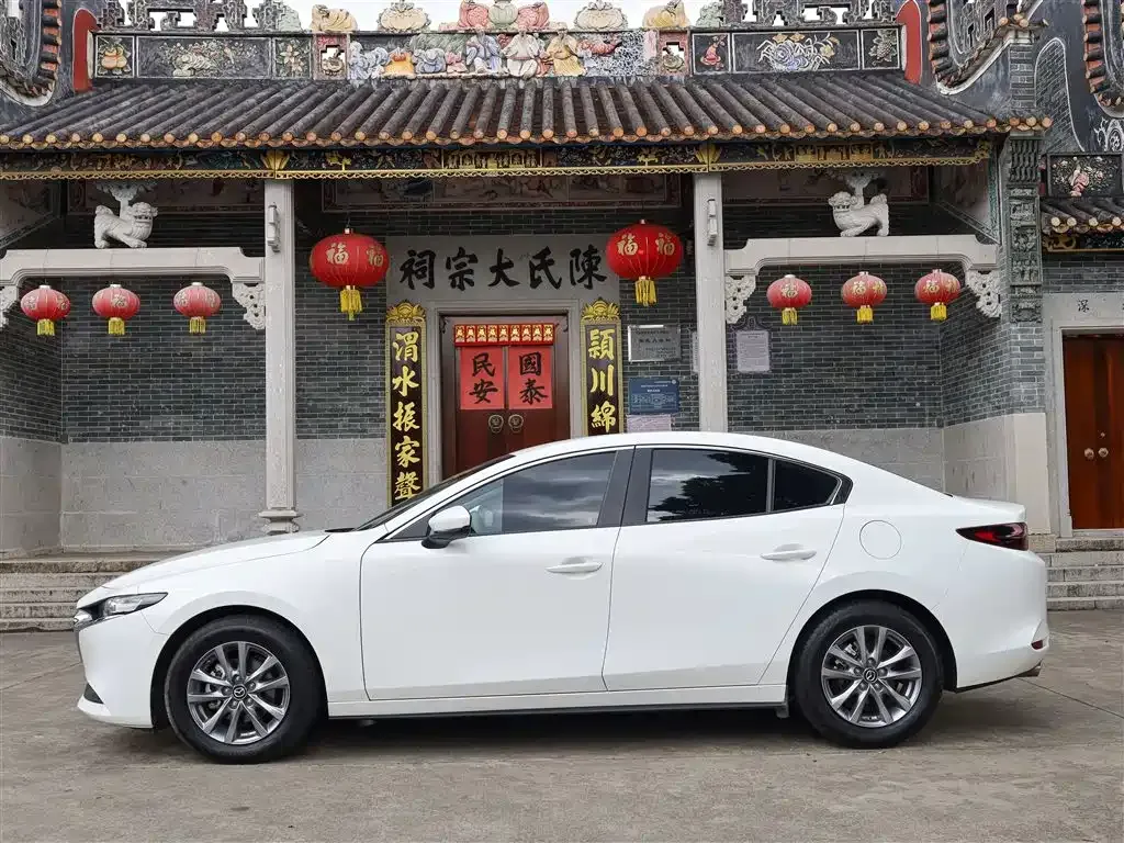 Mazda 3 Axela — фото 4