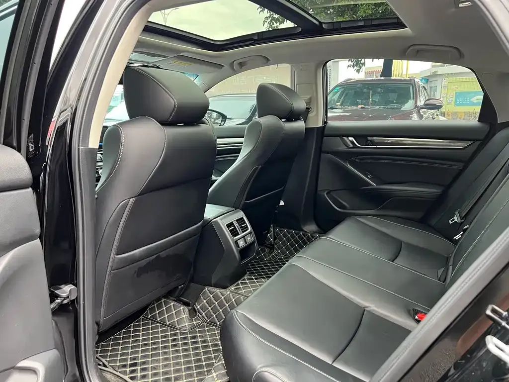 Honda Accord — фото 2