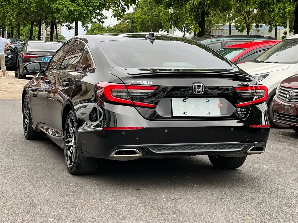 Honda Accord — фото 6