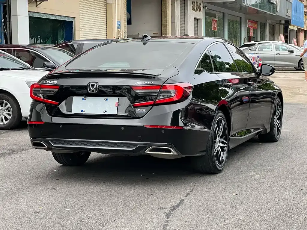 Honda Accord — фото 7