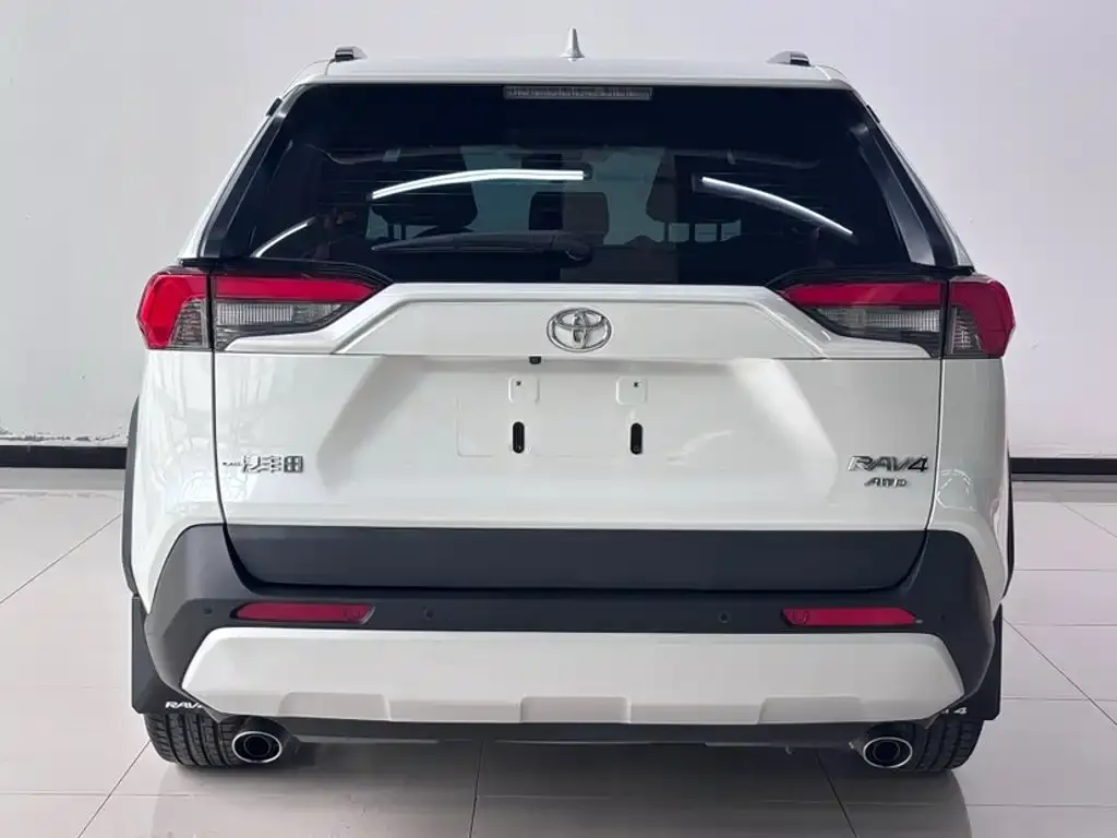 Toyota RAV4 — фото 4
