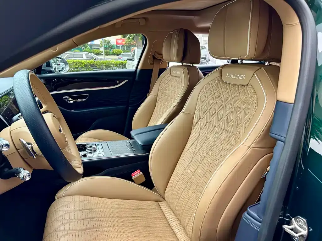 Bentley Flying Spur — фото 3