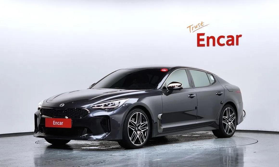 Kia Stinger — фото 1