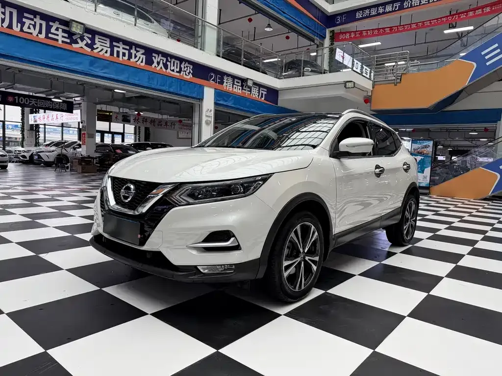 Nissan Qashqai — фото 1