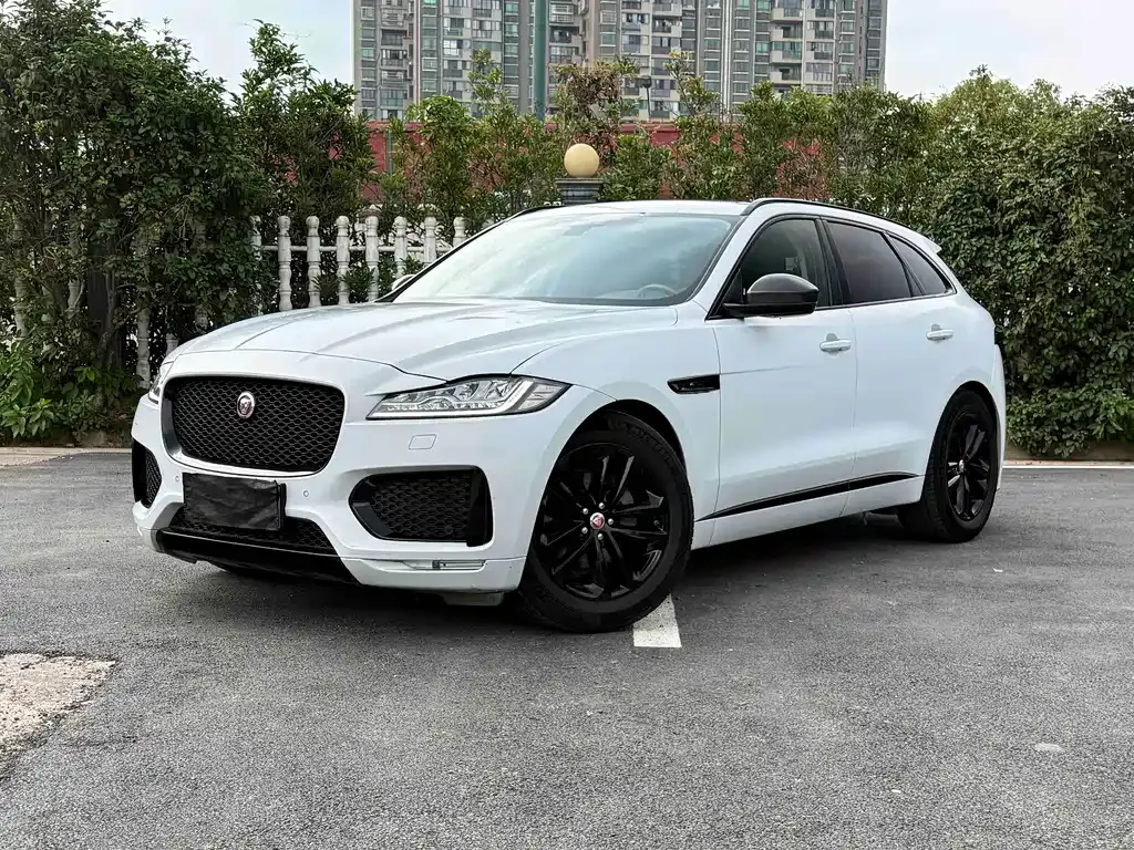 Jaguar F-PACE