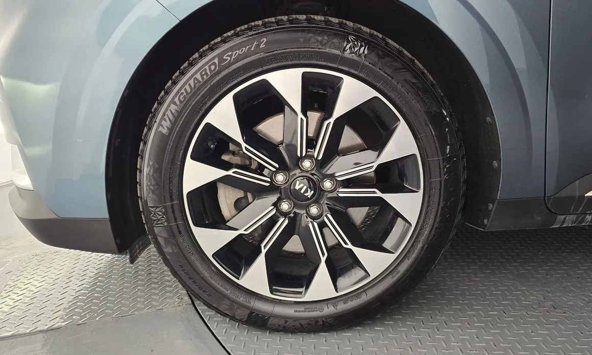 Kia Carnival — фото 10