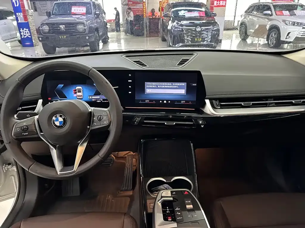 BMW X1 — фото 10
