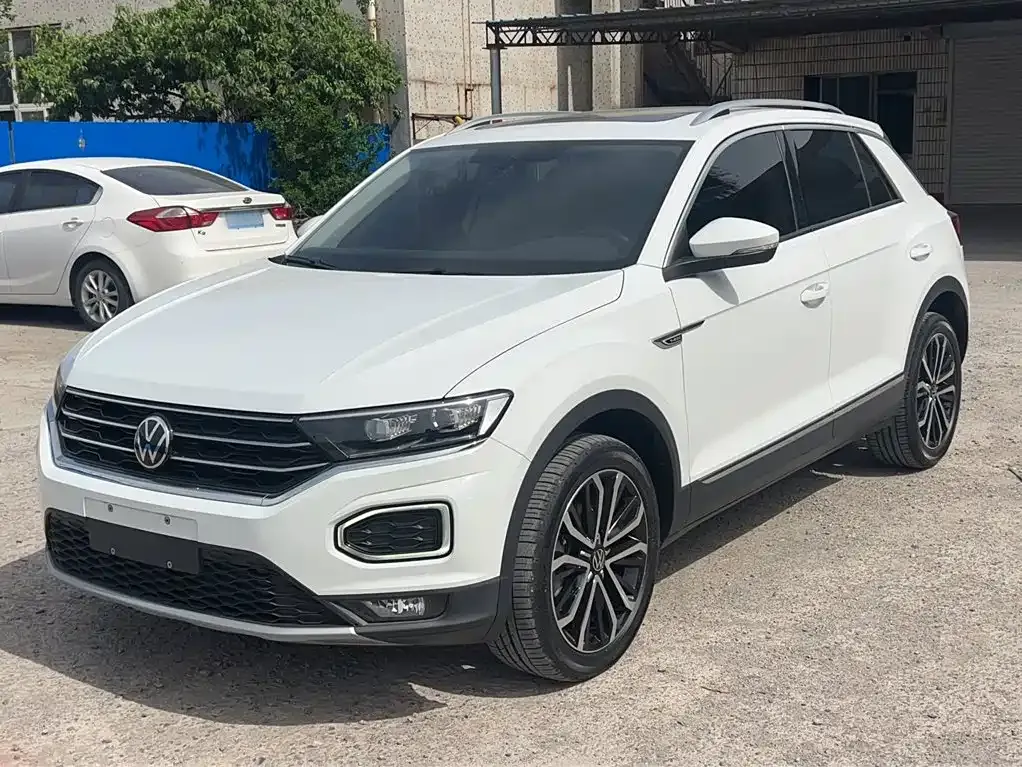 Volkswagen T-Roc — фото 1