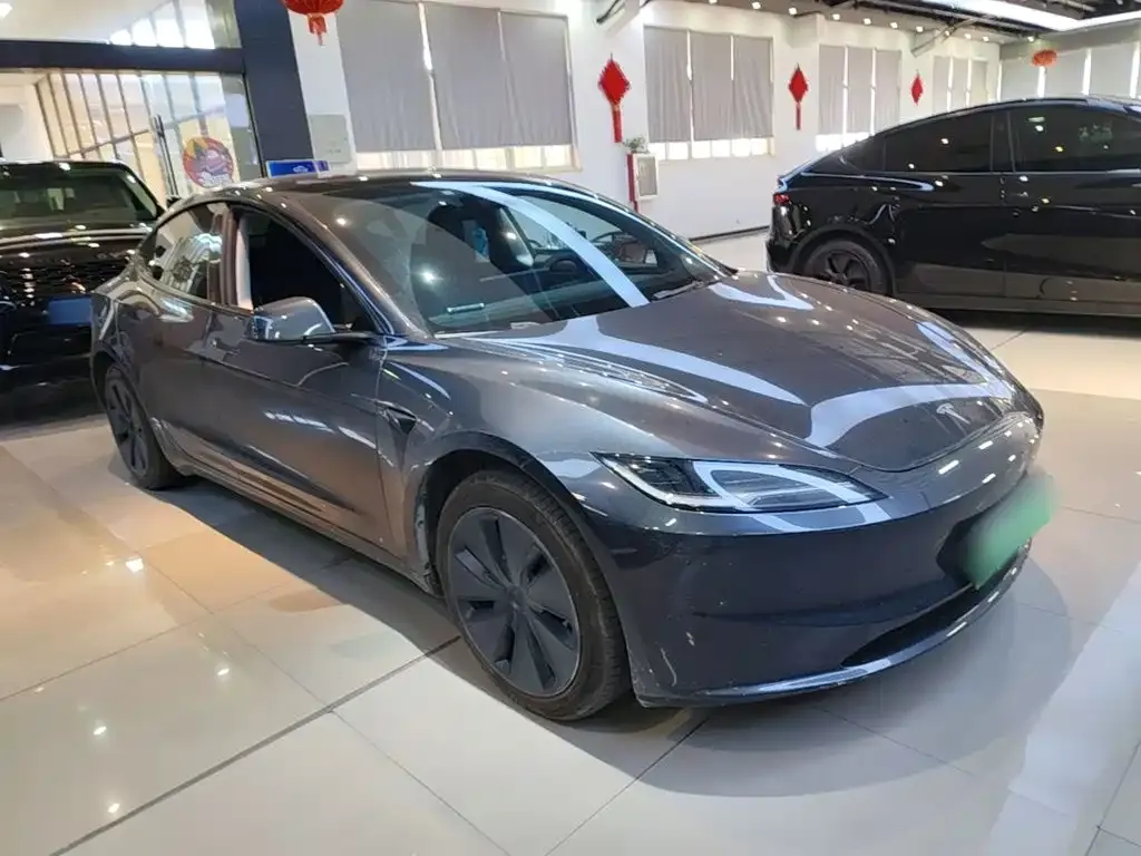 Tesla Model 3 — фото 10