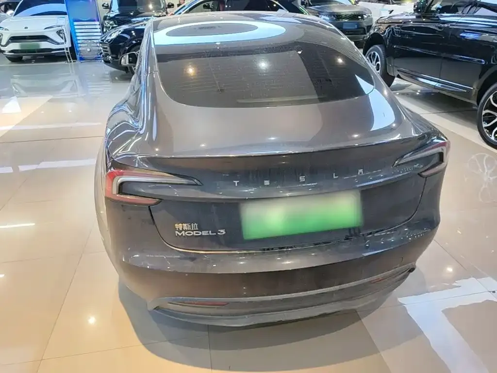 Tesla Model 3 — фото 4