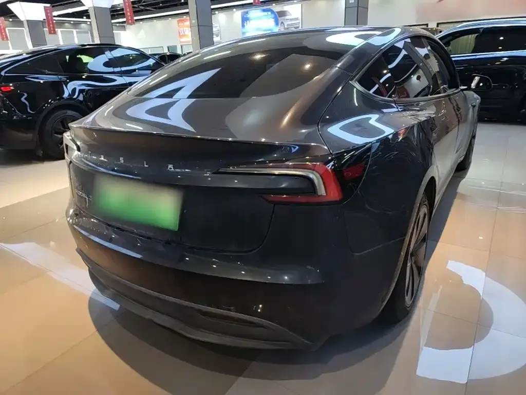 Tesla Model 3 — фото 6