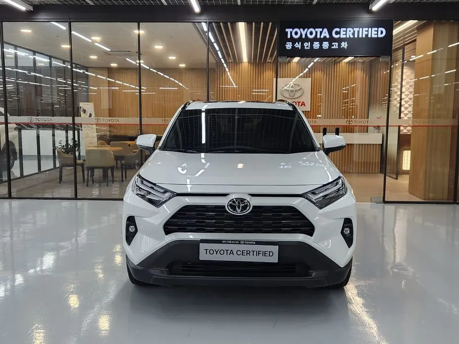 Toyota RAV4 — фото 4