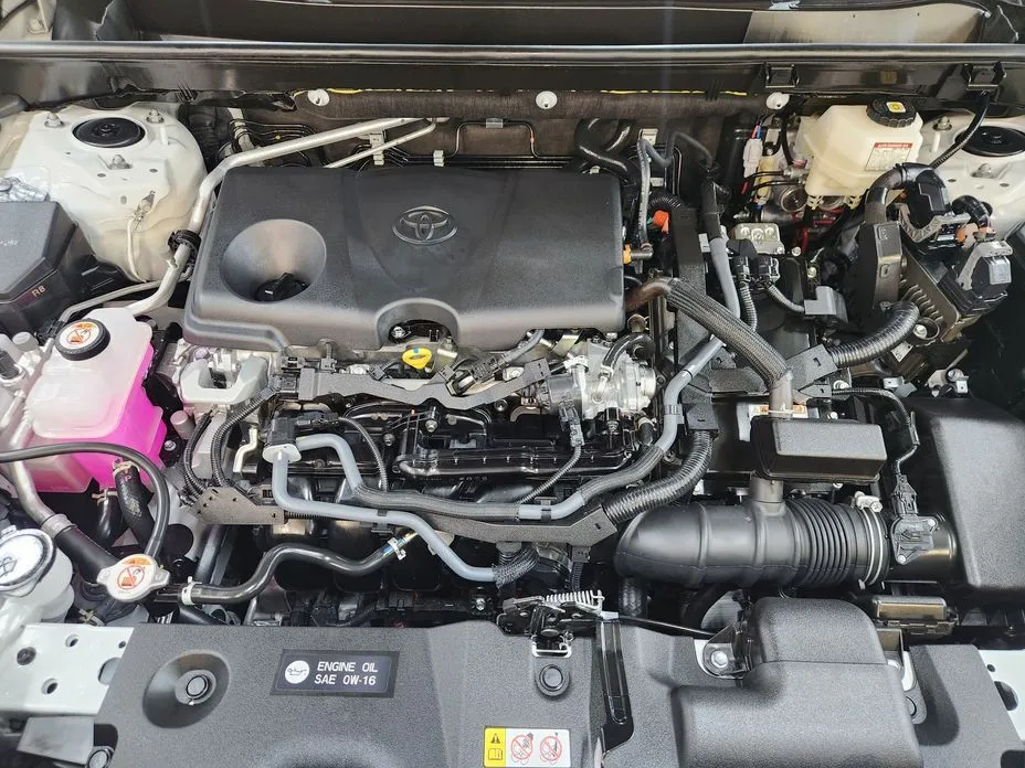 Toyota RAV4 — фото 10