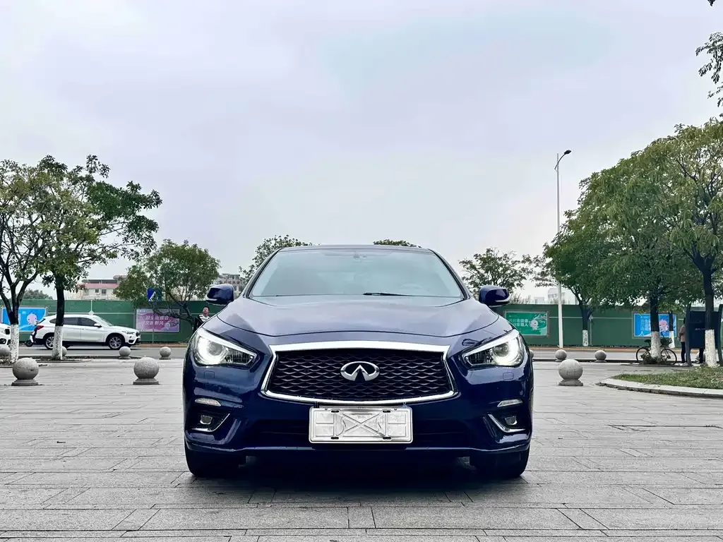 Infiniti Q50L — фото 9