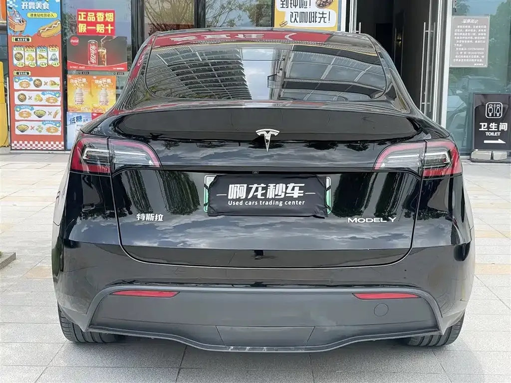 Tesla Model Y — фото 8