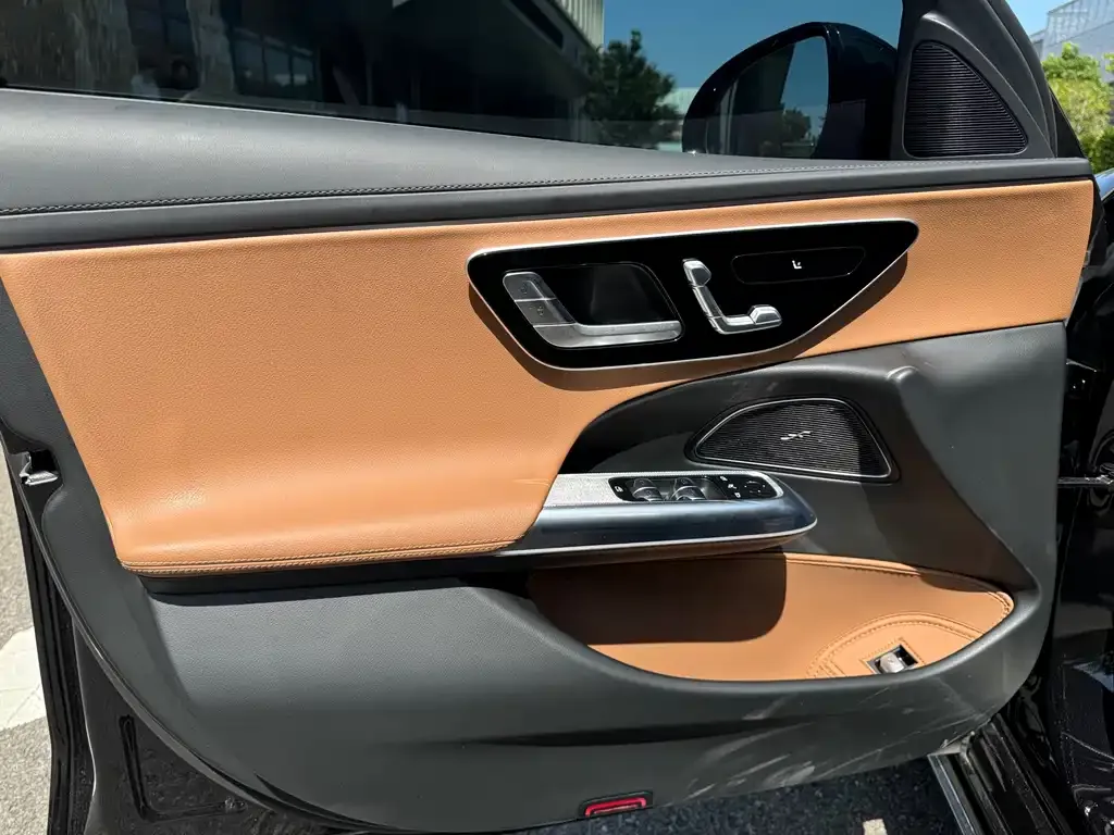 Mercedes-Benz E-Class — фото 4