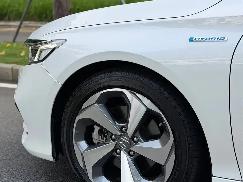 Honda Accord — фото 6