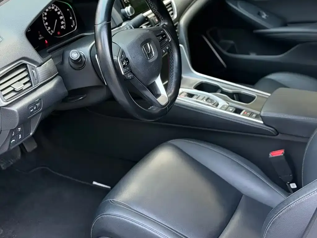 Honda Accord — фото 7