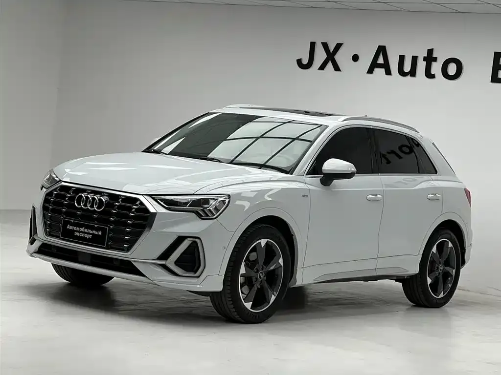 Audi Q3 — фото 1