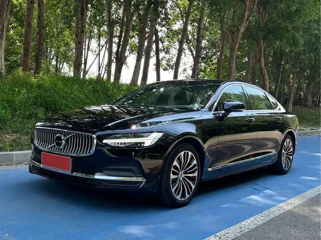Volvo S90 — фото 1
