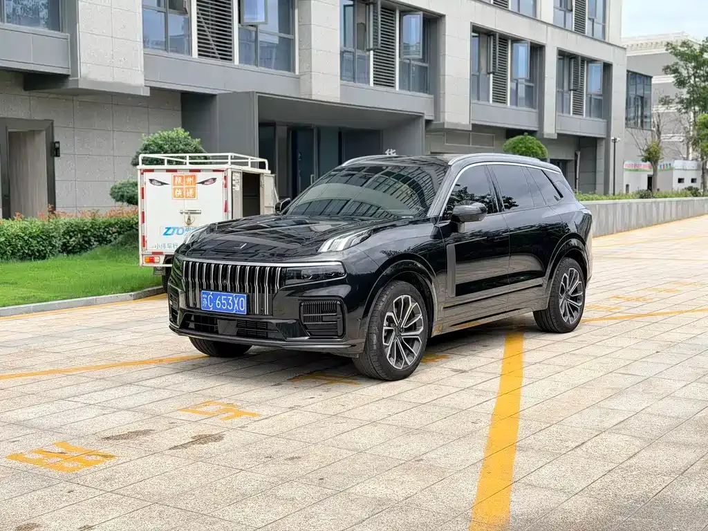 Lynk & Co 09