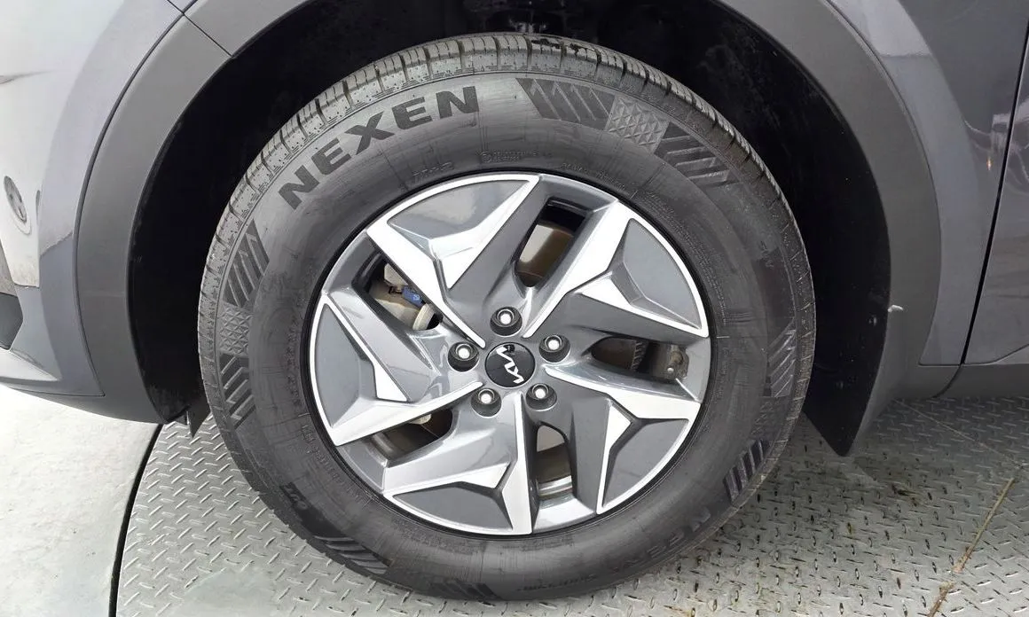 Kia Sorento — фото 9