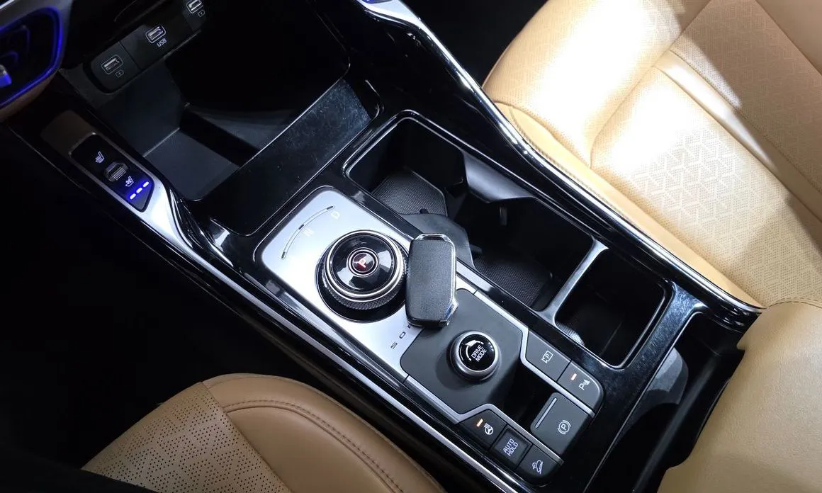 Kia Sorento — фото 7