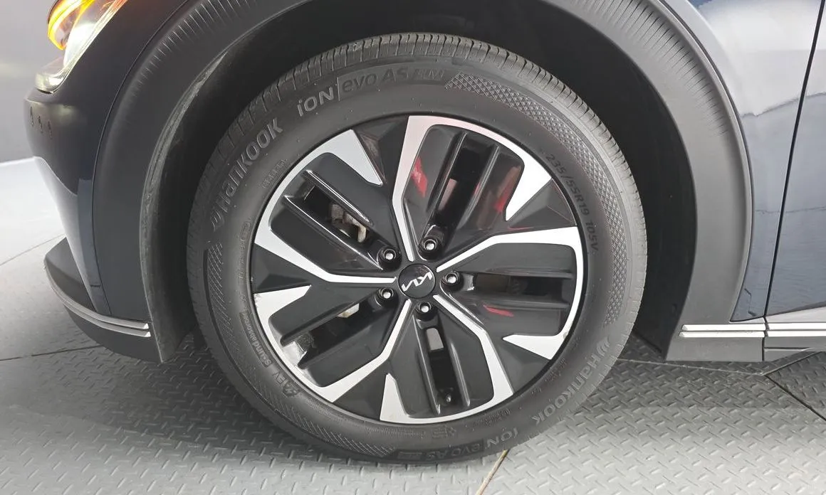 Kia EV6 — фото 10