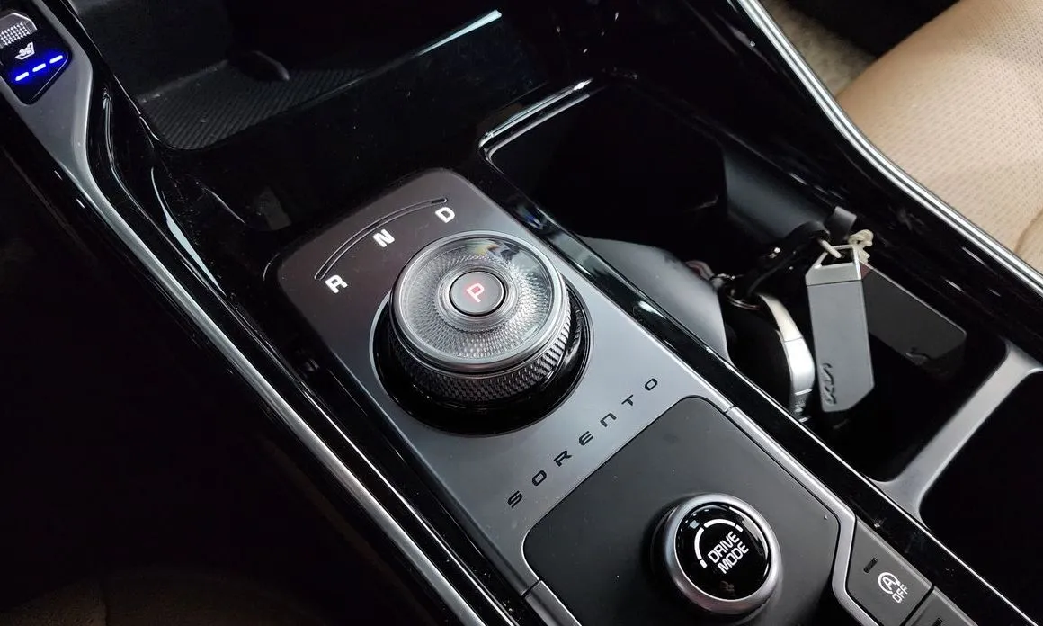 Kia Sorento — фото 9