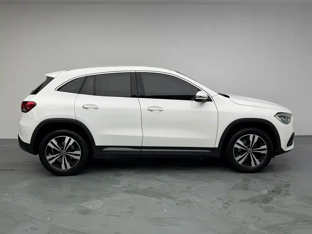 Mercedes-Benz GLA — фото 7