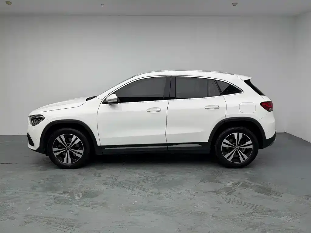 Mercedes-Benz GLA — фото 6