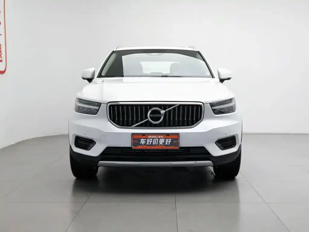 Volvo XC40 — фото 4