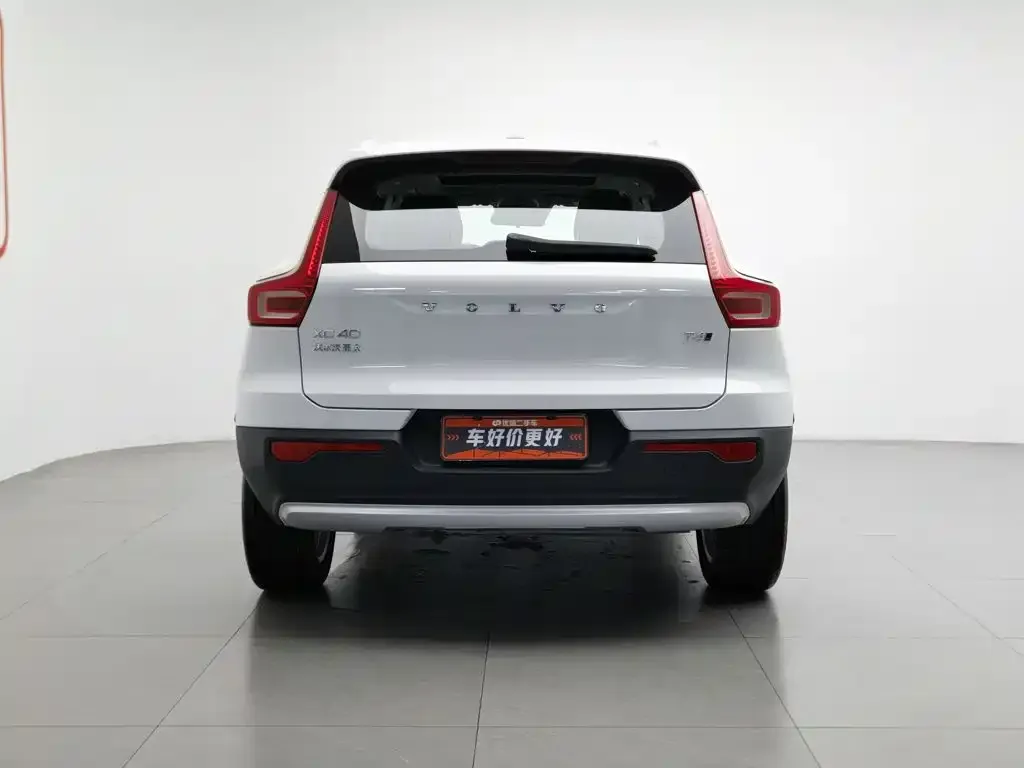 Volvo XC40 — фото 3