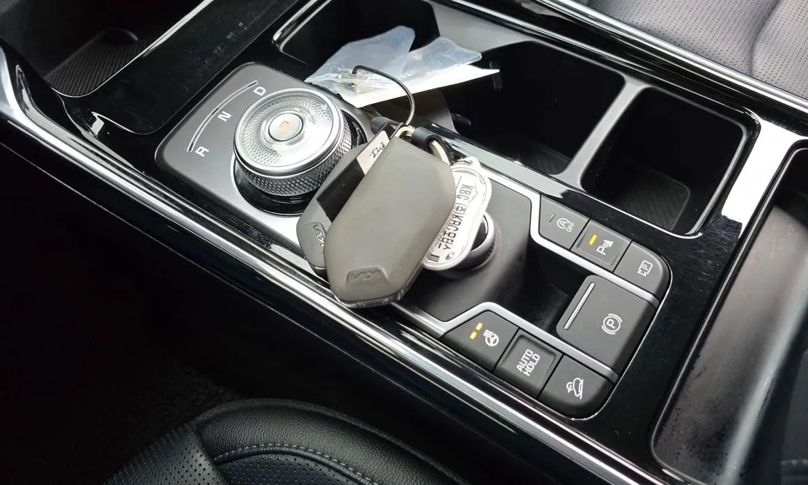 Kia Sorento — фото 9