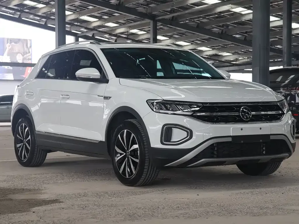 Volkswagen T-Roc — фото 10