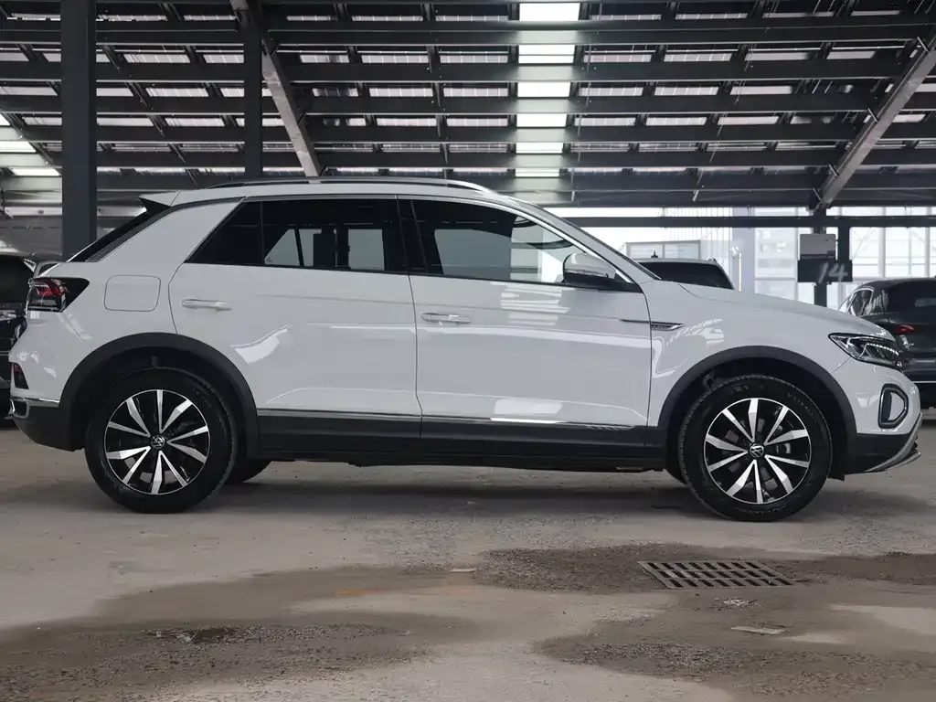 Volkswagen T-Roc — фото 7
