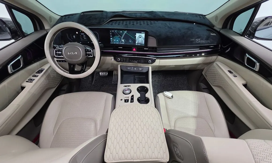 Kia Carnival — фото 10