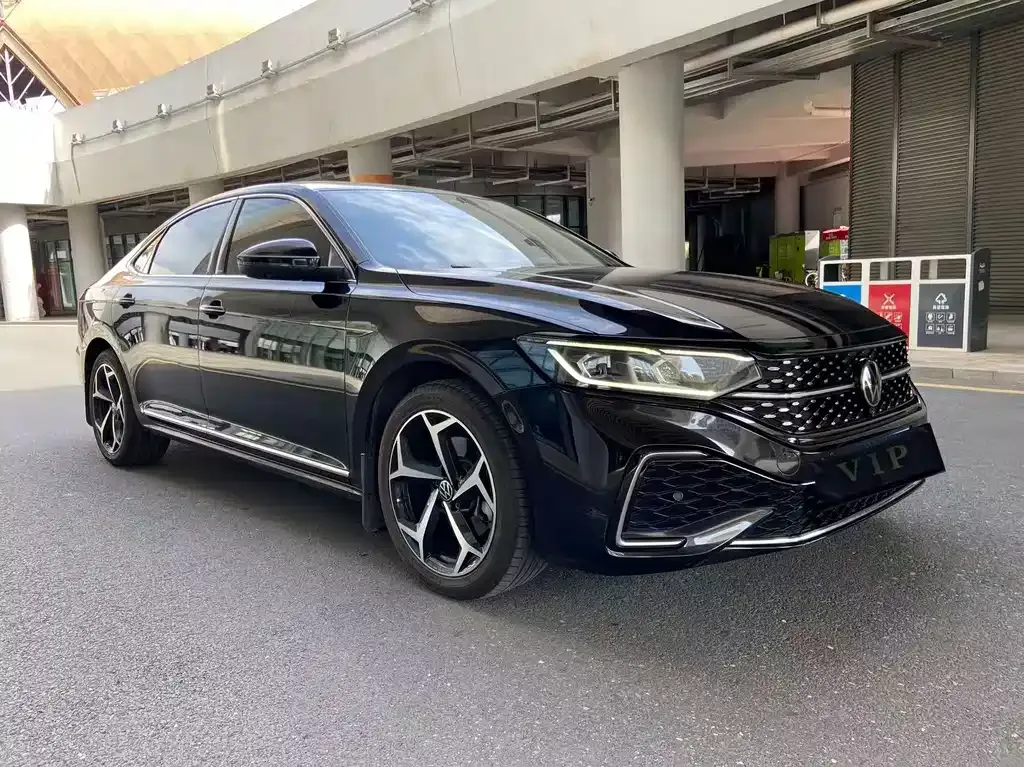 Volkswagen Passat — фото 9