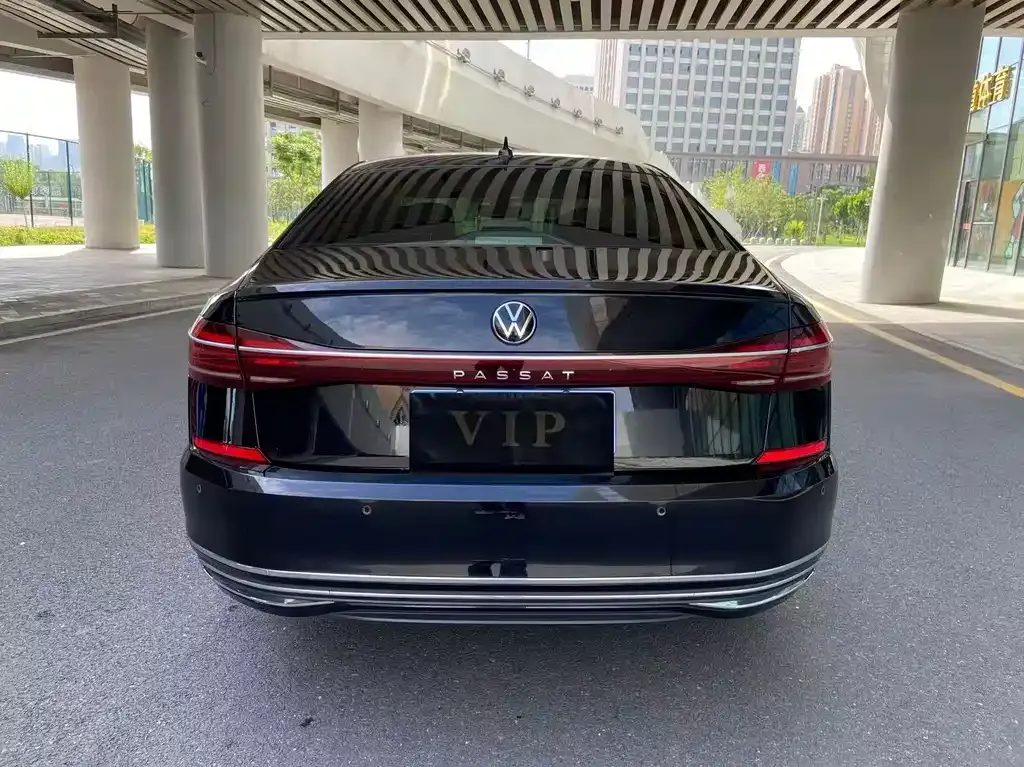 Volkswagen Passat — фото 5