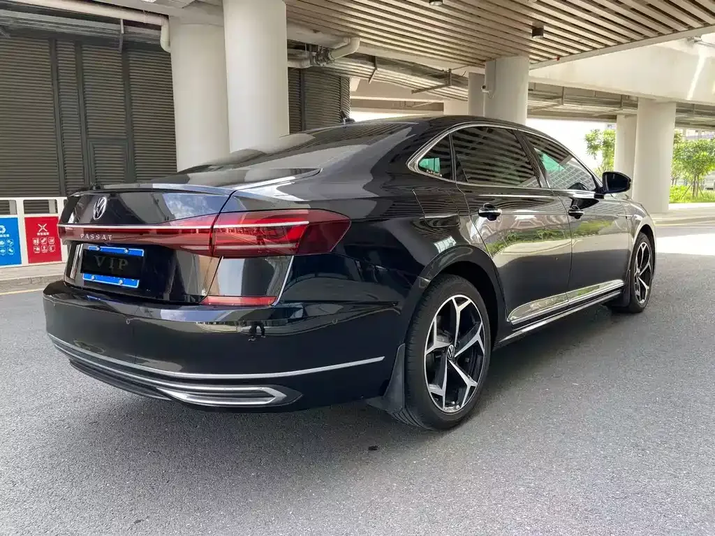 Volkswagen Passat — фото 3