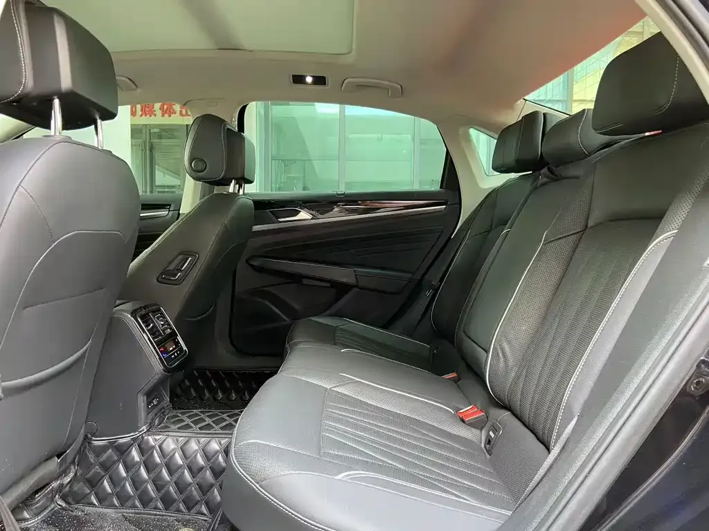 Volkswagen Passat — фото 2