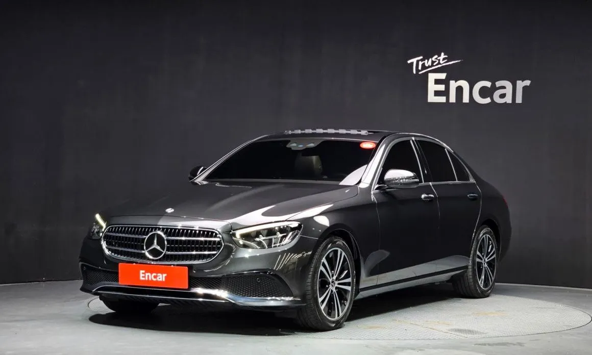 Mercedes-Benz E-Class — фото 1