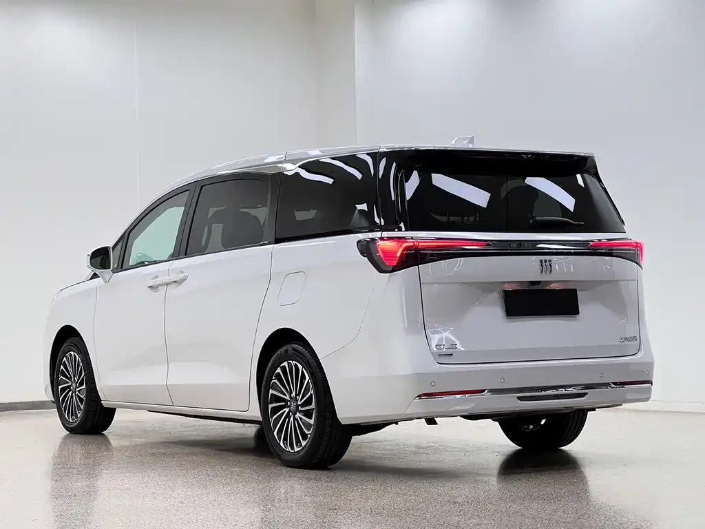 Buick GL8 Hybrid — фото 3